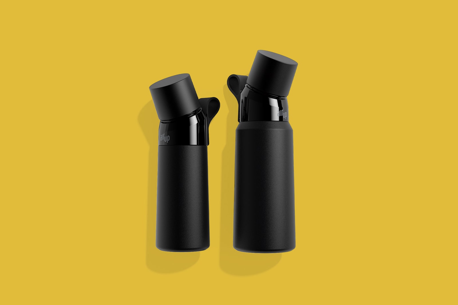 This Water Bottle Spouts Smells at You While You Sip. It Stinks