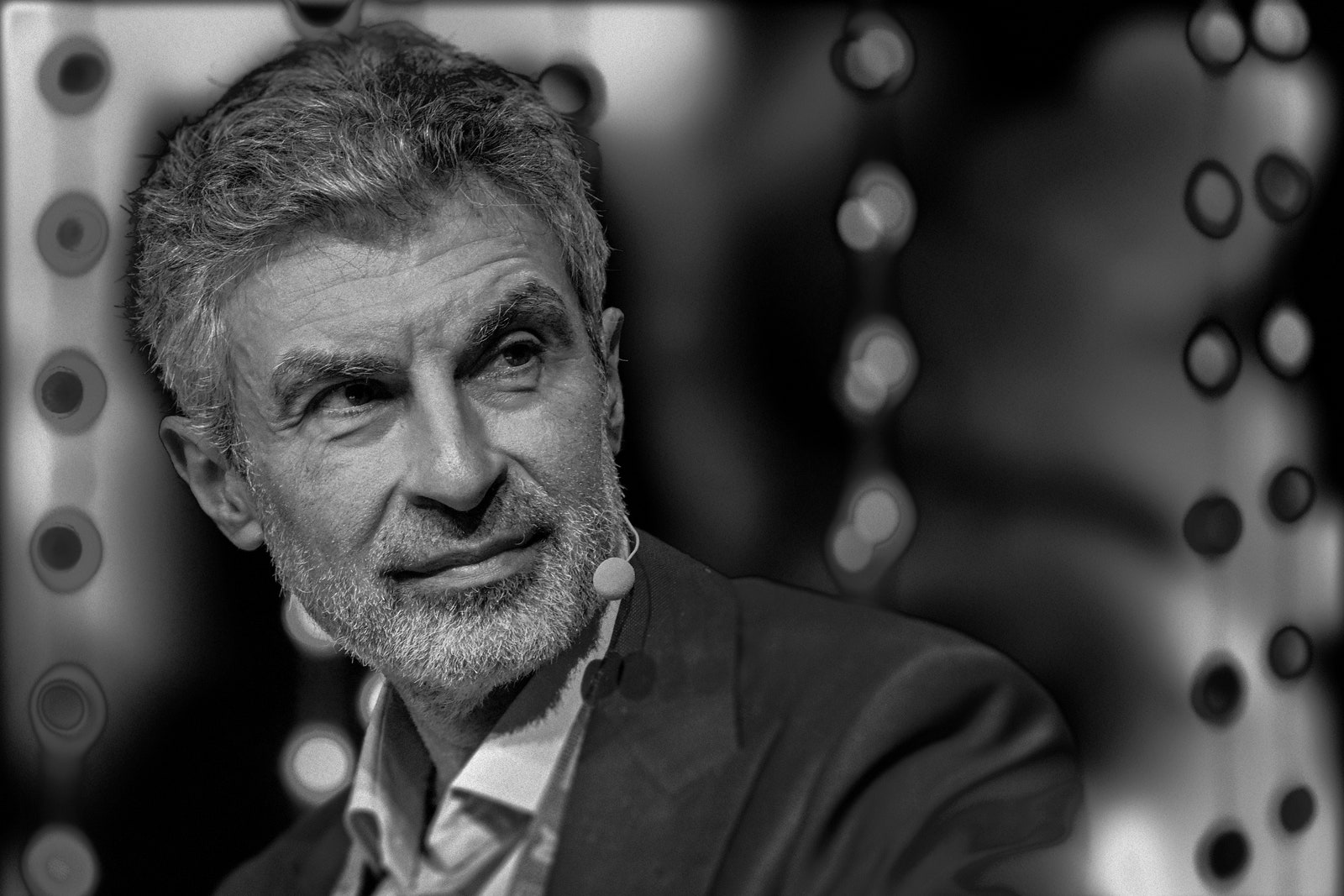 A ‘Godfather of AI’ Calls for an Organization to Defend Humanity